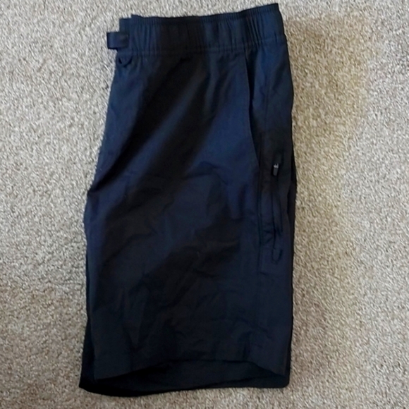 RVCA Hybrid Shorts (L) - Picture 4 of 10